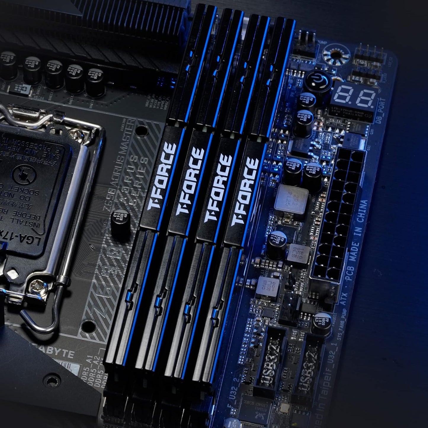 ذاكرة T-FORCE VULCAN DDR5 سعة 2x16 جيجابايت وتردد 6000 ميجاهرتز CL38